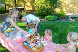 tips for throwing a neighborhood summer bbq
