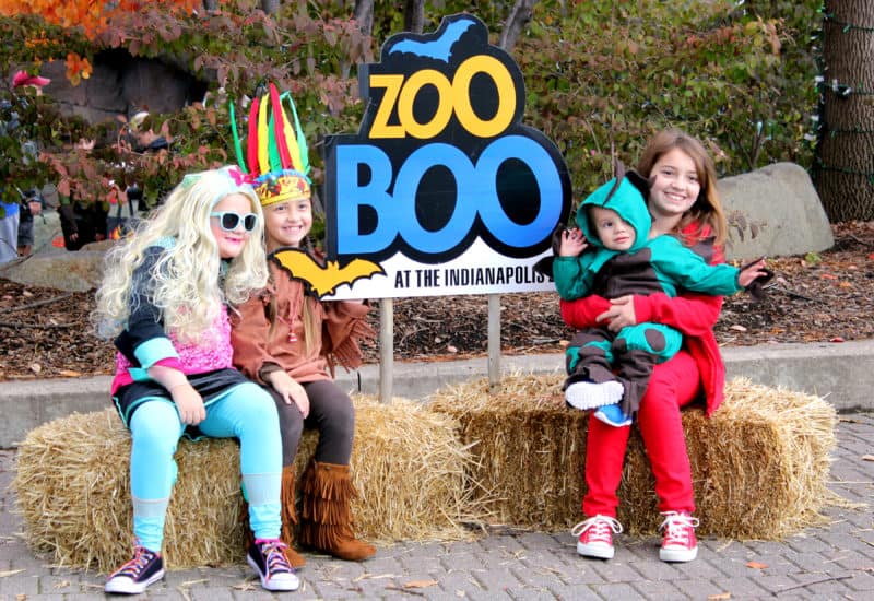 Kids with ZooBoo sign - Shawn Knapp - DIY Mama